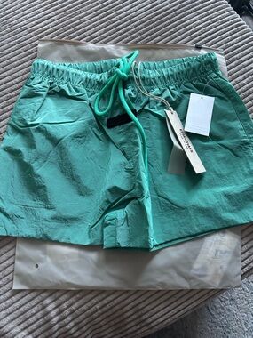 Essentials FEAR OF GOD Women's Mint Leaf ELASTIC Waist running shorts size M NEW